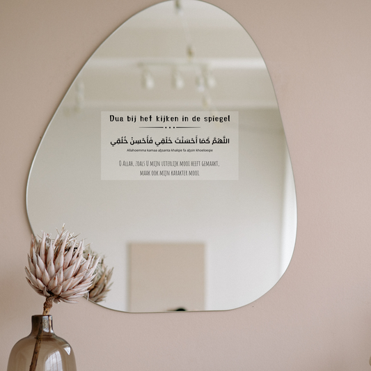 Dua sticker bij het kijken in de spiegel